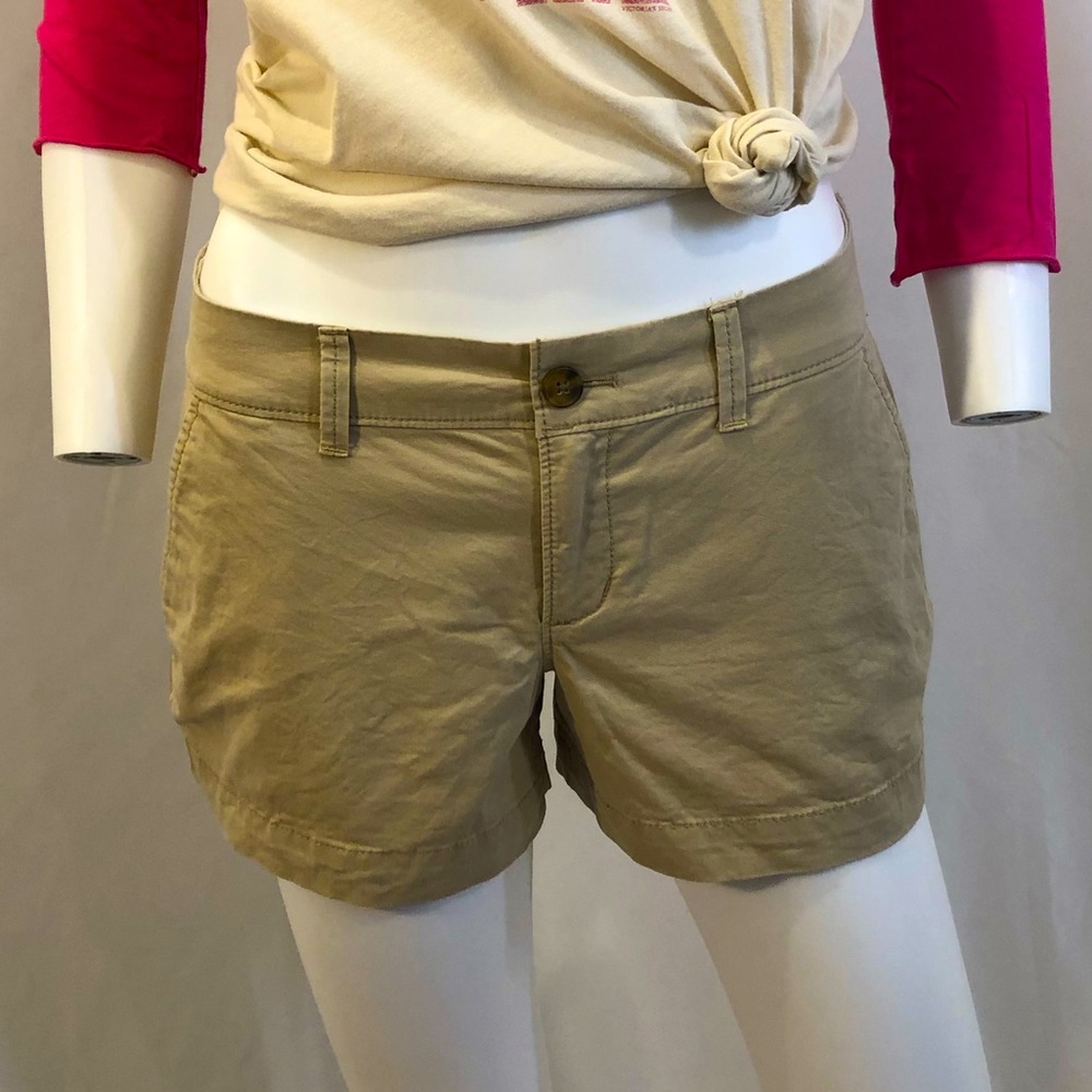 Old Navy, Khaki Casual Shorts, Size 2R, EUC
